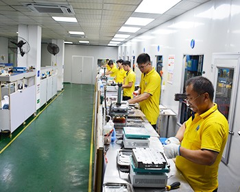 利勇安一樓硅膠制品固態模壓部環境